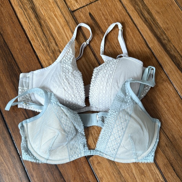 BUNDLE! 2 Women’s 34B, Victoria’s Secret, Light Blue & Lavender, Laced Bras - Picture 1 of 5